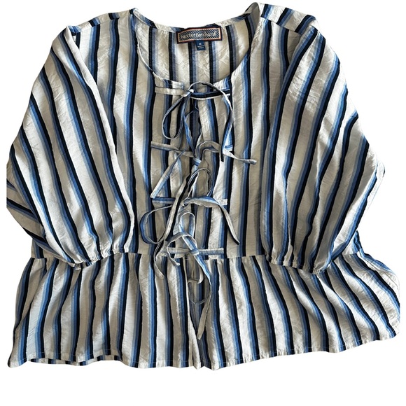 Hester & Orchard Tops - Hester & Orchard Blue White Striped Tie-Front Blouse Size M